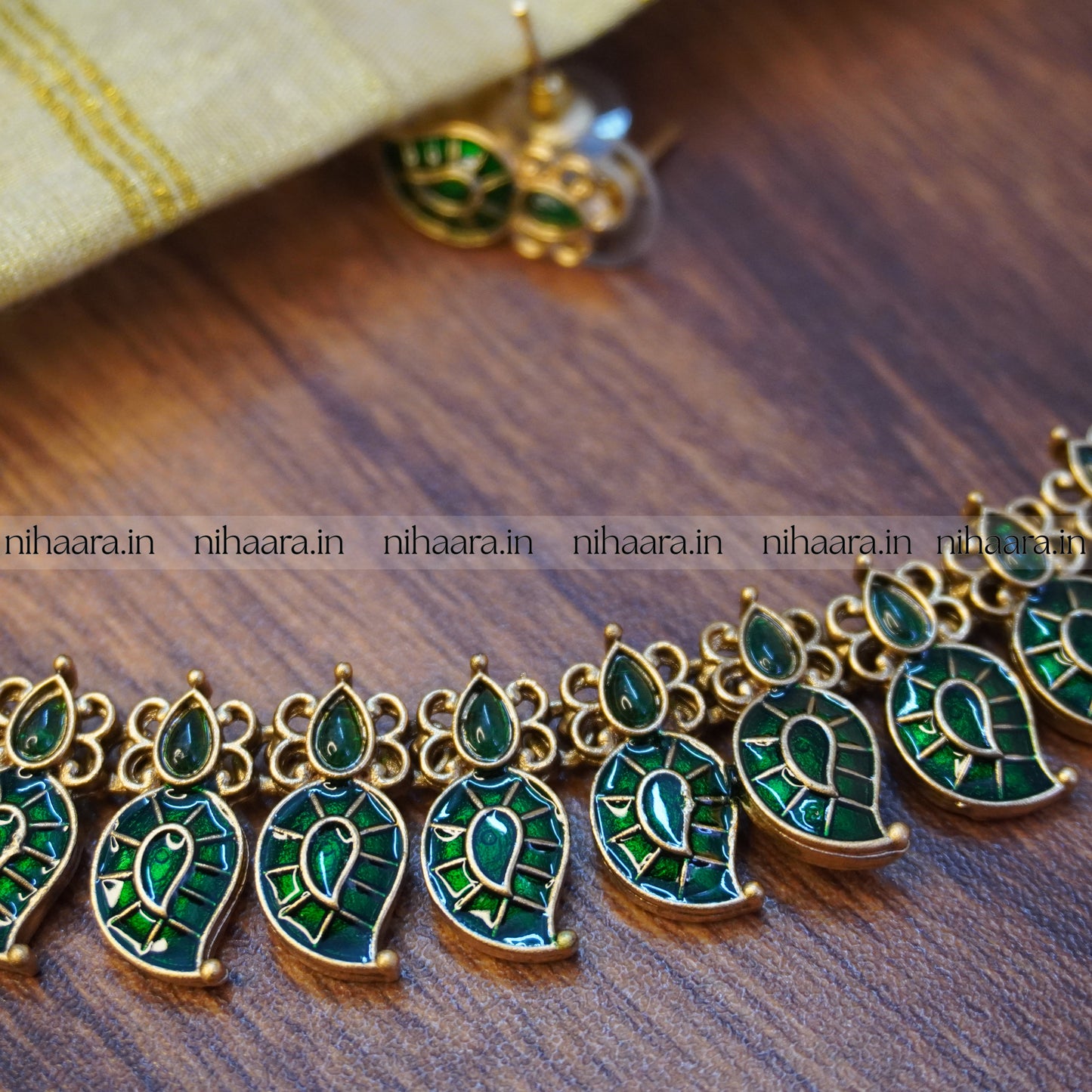 Traditional Gold Aamra Necklace Set - Green NA753