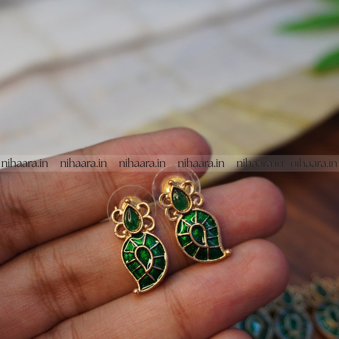 Traditional Gold Aamra Necklace Set - Green NA753