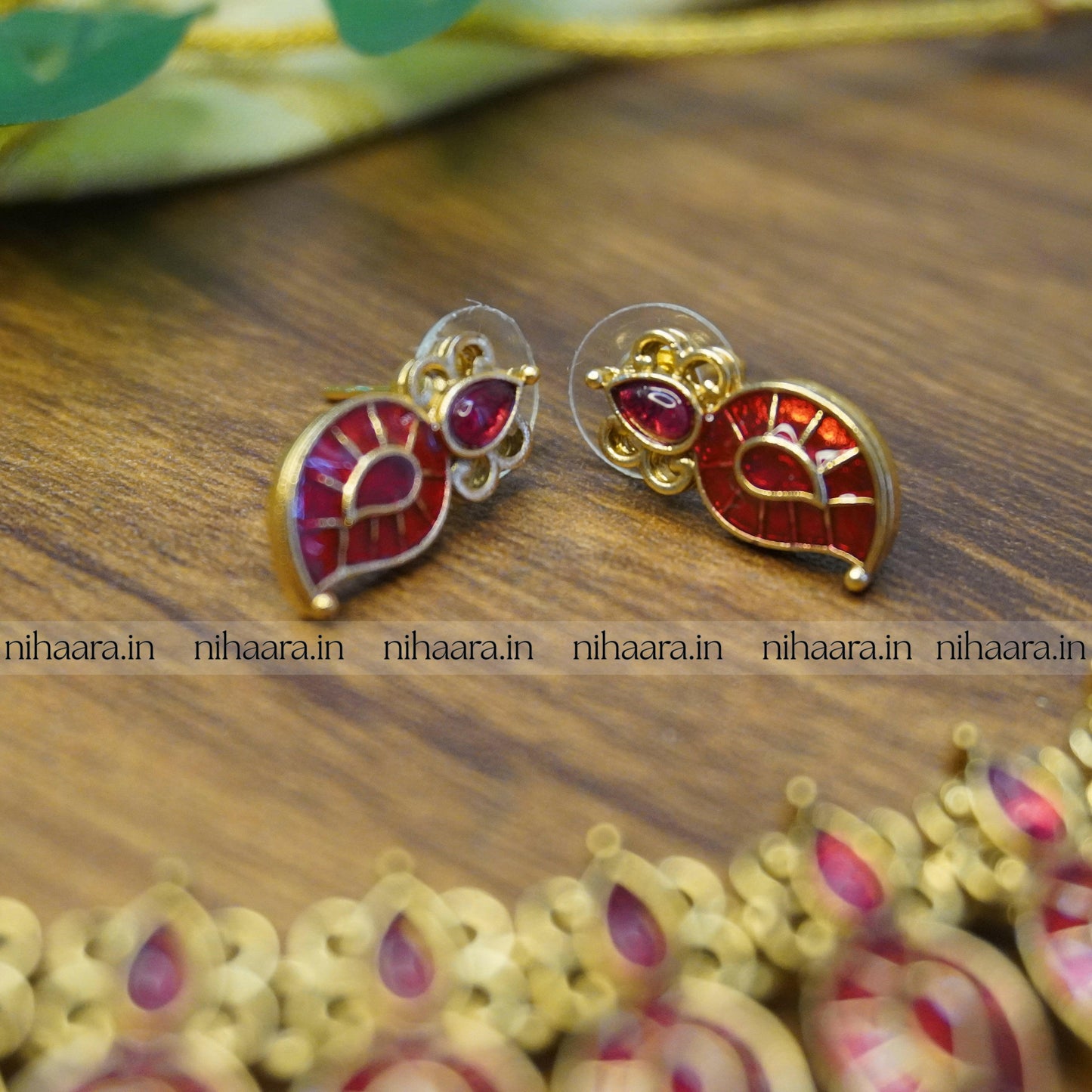 Traditional Gold Aamra Necklace Set - Red NA703