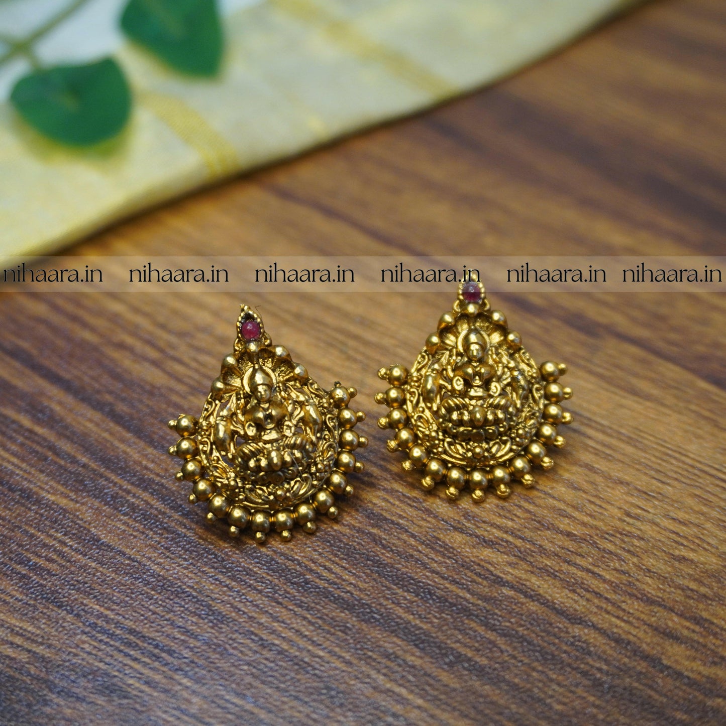 Antique Gold Velvet Lakshmi Haaram - Black NA704