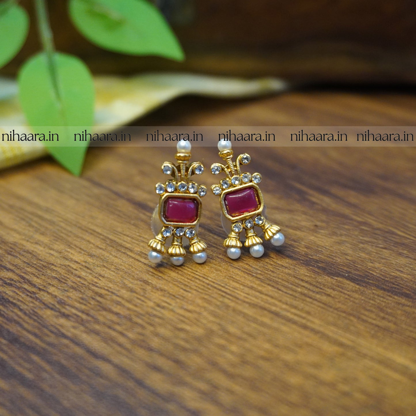 Taruni Golden Choker Set - Red & Green NA739