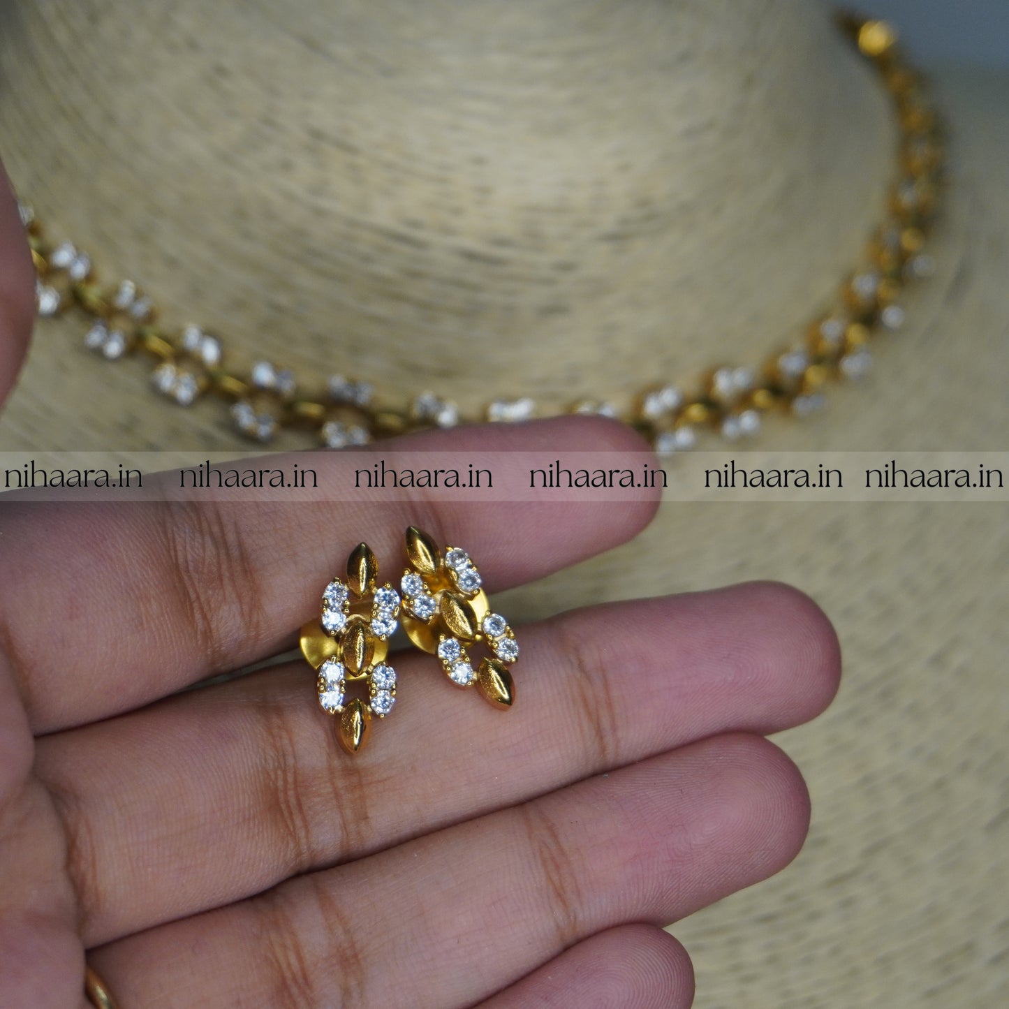 Gold Layam Necklace Set White NA807