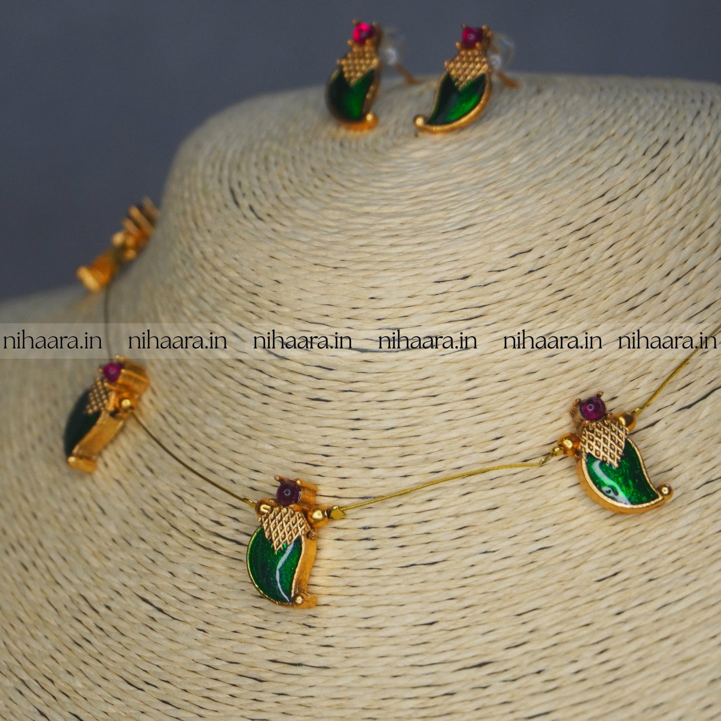 Budget Radha Invisible Paalakka Necklace Set NA838